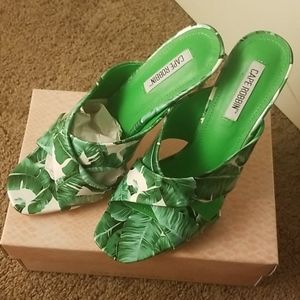 Cape Robbin slides Brand New